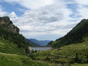 90 Chiuso l'anello del Mincucco risalgo al punto di partenza con vista sul Lago di Valmora (1544 m)